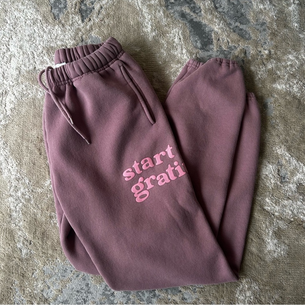 THE MAYFAIR GROUP Start With Gratitude Sweatpants